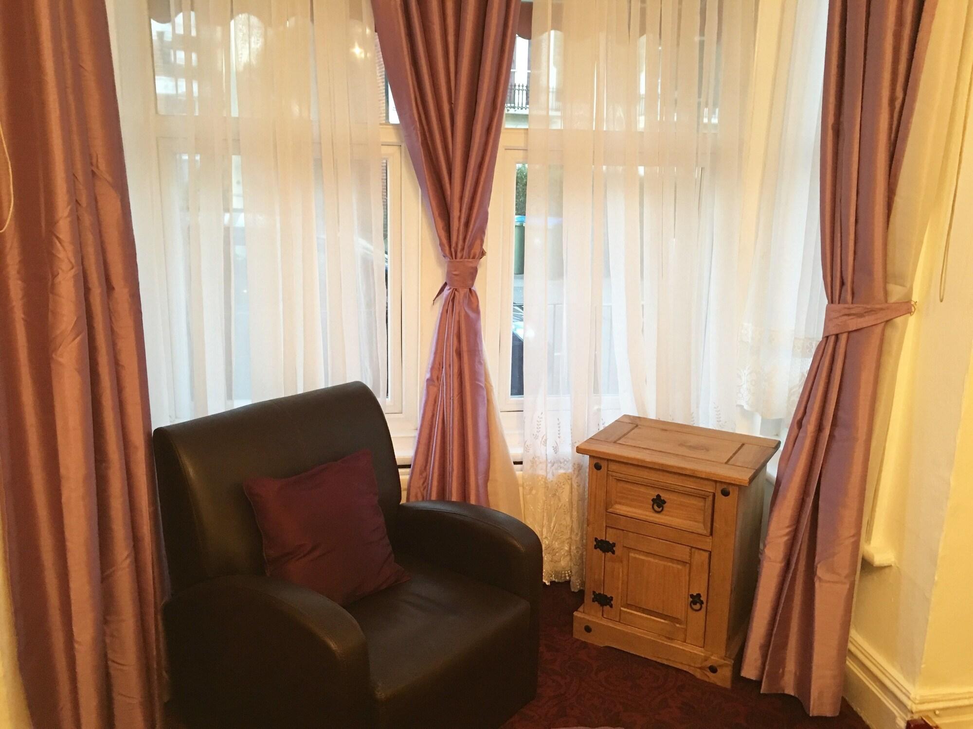 Mayview Pensión 3*